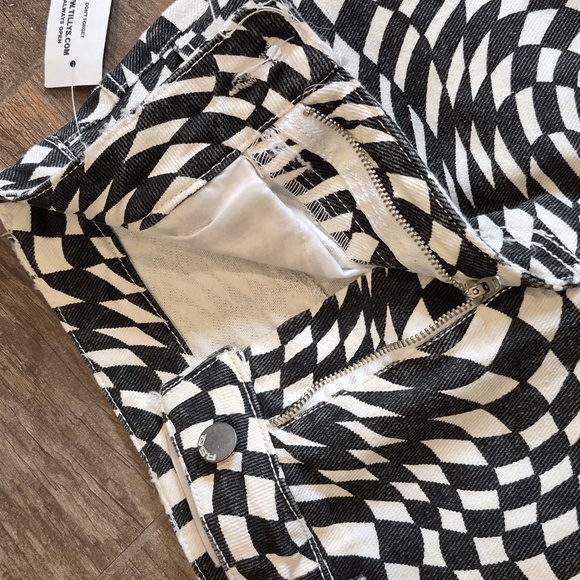 RSQ Black & Ivory Checkered Swirl Denim Mini Skirt, XS - Picture 8 of 16